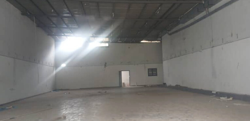 ENTREPÔT 900 m² | ZONE 4